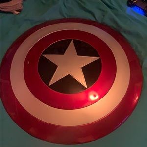 CAPTAIN AMERICA REPLICA SHEILD